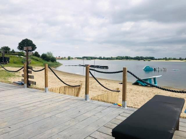 Ferienhaus Luxchalet #Vaju Lathum# Am See, Strand, Pool, Nationalpark Exterior foto